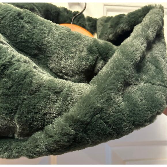 NWT Anthropologie Roxy Faux Fur Cowl Infinity Scarf Snood Neck Warmer, One Size - Picture 4 of 7